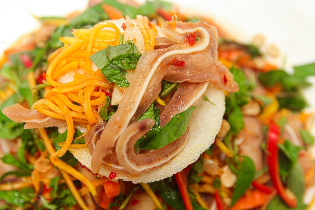 GỎI TAI HEO ĐU ĐỦ